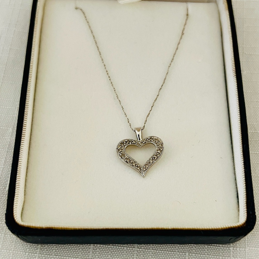 Beautiful Heart~14K White Gold Necklace